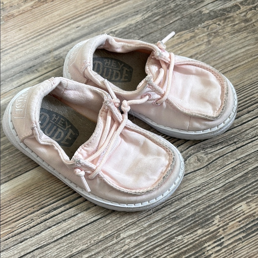 Hey Dude Kids Sneakers in Light Pink